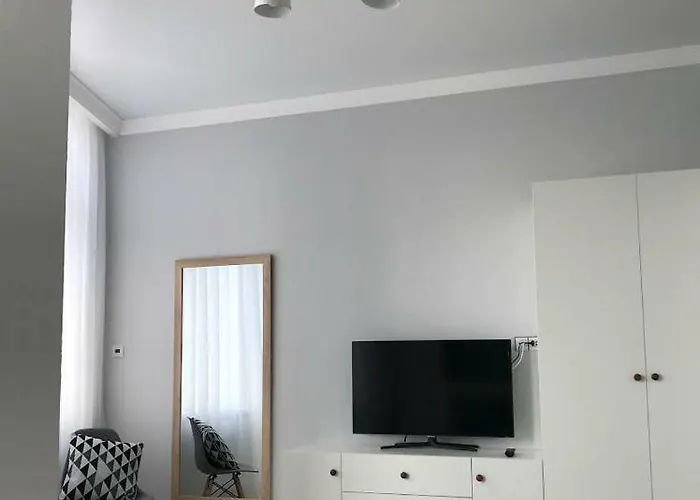 стильная возле моря на французском бульваре Апартаменти